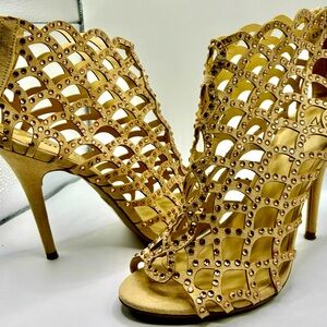 Zigi Soho, cut out cage sandal, size 8.5, sparkle gems